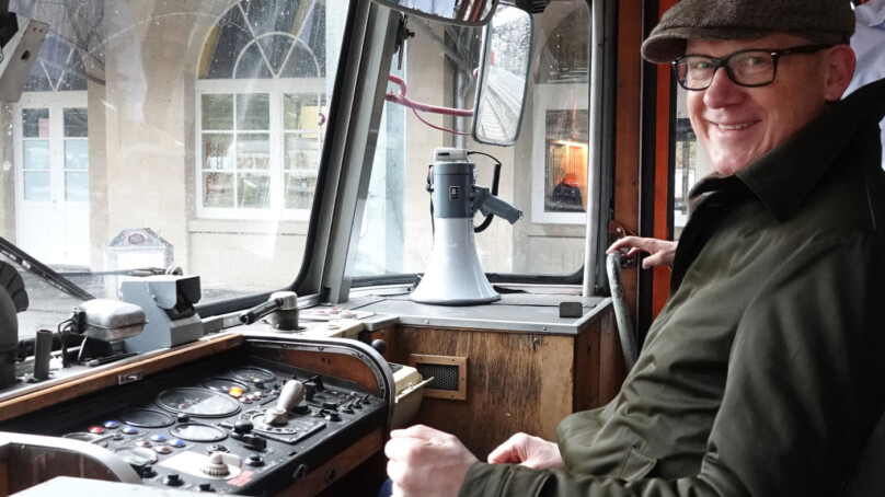 Das Archiv-Bild entstand bei einem Vor-Ort-Termin zur Landesgartenschau im historischen Schienenbus der Eisenbahnfreunde Zollernbahn im Rottweiler Bahnhof